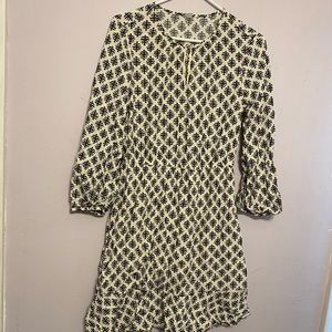 Old Navy black and white long sleeve dress size medium